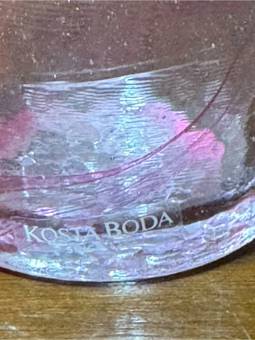 KOSTA BODA MINE PINK SWIRL ART GLASS VASE – ULRICA HYDMAN VALLIEN 4 1/4”